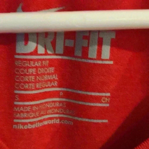 Nike Dri-Fit pink short‎ sleeve regular fit v-neck T-shirt women's small - Picture 3 of 4